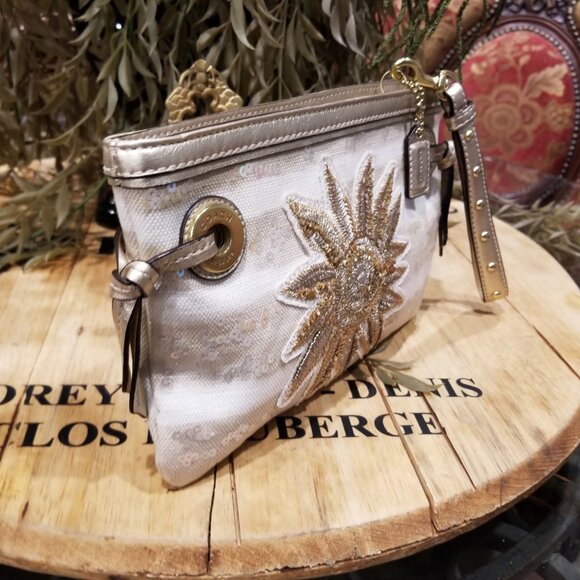 New COACH Audrey Sun Beaded Sequins Embroidery Clutch Large Wristlet - Picture 3 of 11